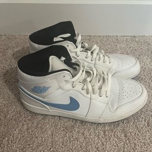 Jordan 1 Mid, men’s size 13